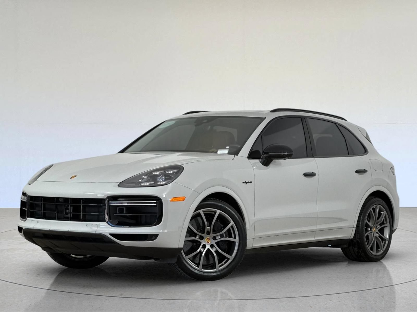 Certified 2023 Porsche Cayenne Turbo S AWD/4WD image 1