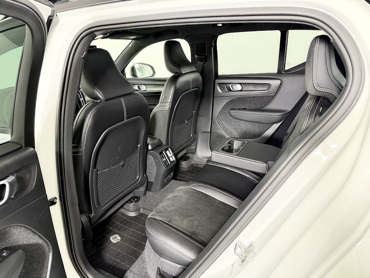 Used 2021 Volvo XC40 P8 Recharge w/ Advanced Package AWD/4WD image 28