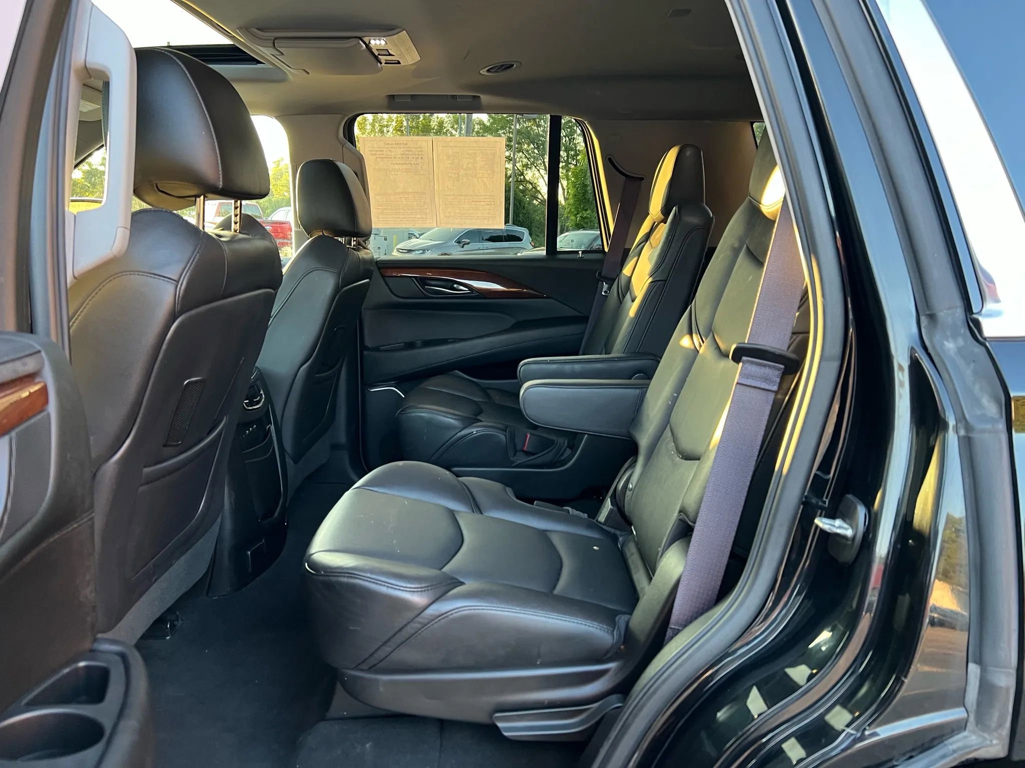 Used 2017 Cadillac Escalade Premium Luxury image 22