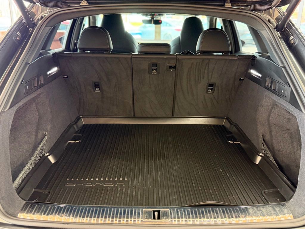 Used 2024 Audi SQ8 e-tron Premium Plus w/ AC Charging Package AWD/4WD image 32