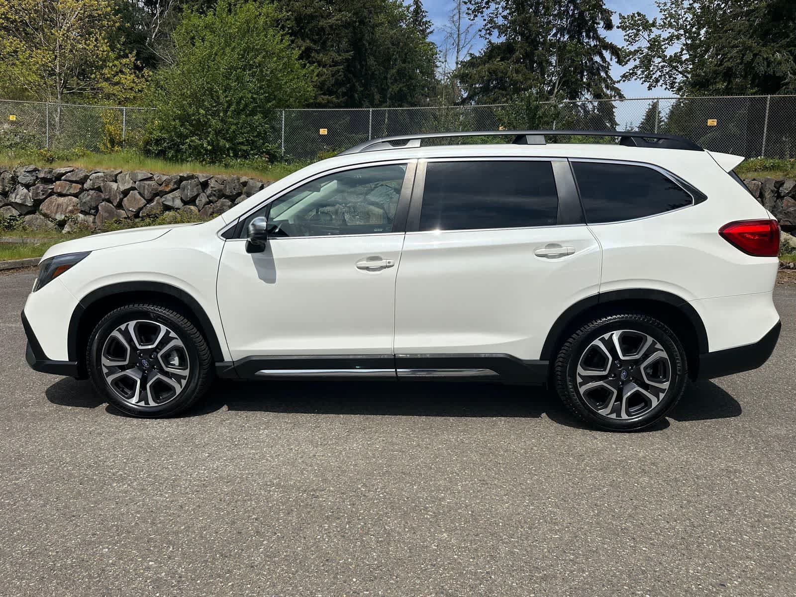 Certified 2023 Subaru Ascent Limited w/ Technology Package AWD/4WD image 2