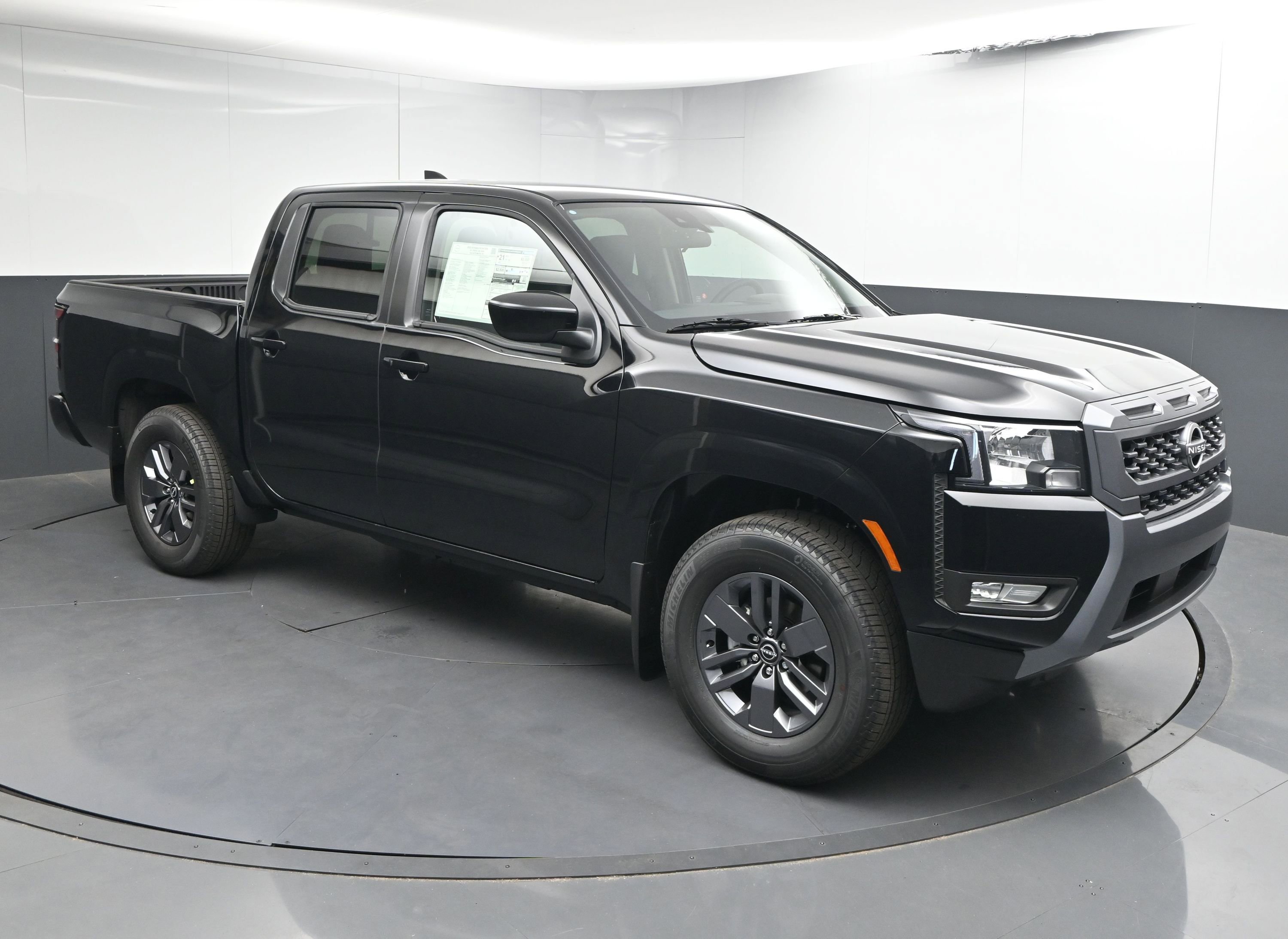 New 2025 Nissan Frontier SV w/ SV Convenience Package