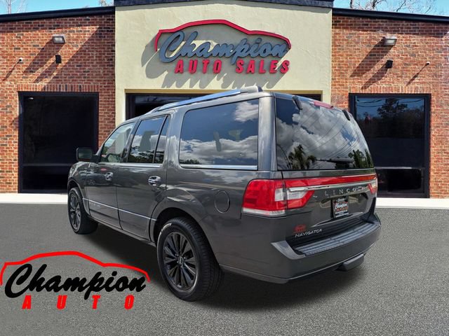 Used 2017 Lincoln Navigator Select RWD image 7