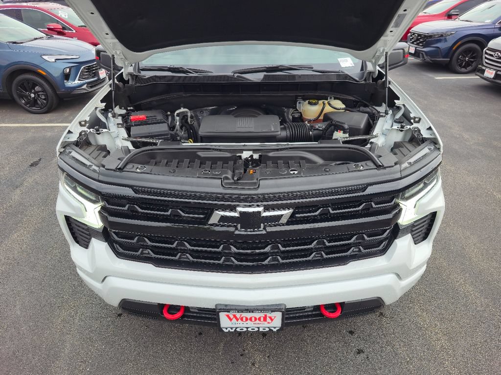 Certified 2022 Chevrolet Silverado 1500 RST w/ Redline Edition AWD/4WD image 32