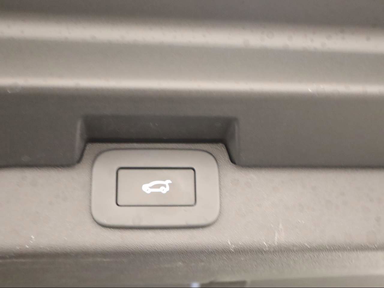 Used 2024 Land Rover Discovery Dynamic SE image 22