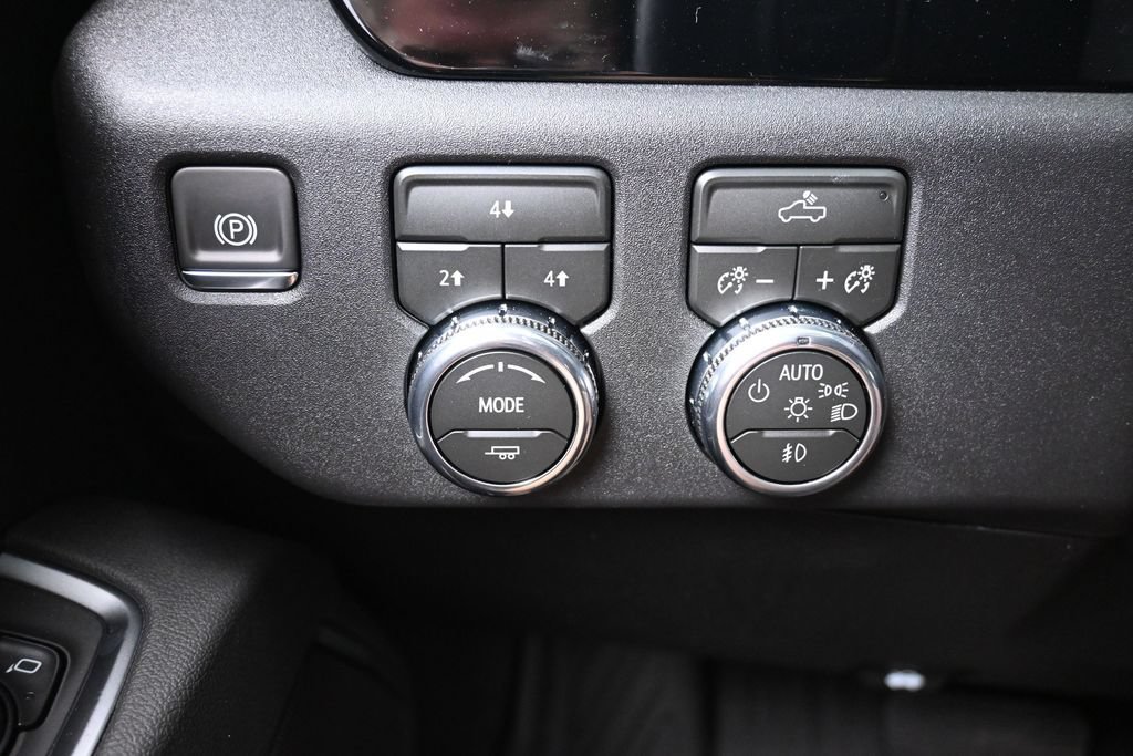 New 2026 GMC Sierra 2500 SLE w/ SLE Value Package; AWD/4WD image 15