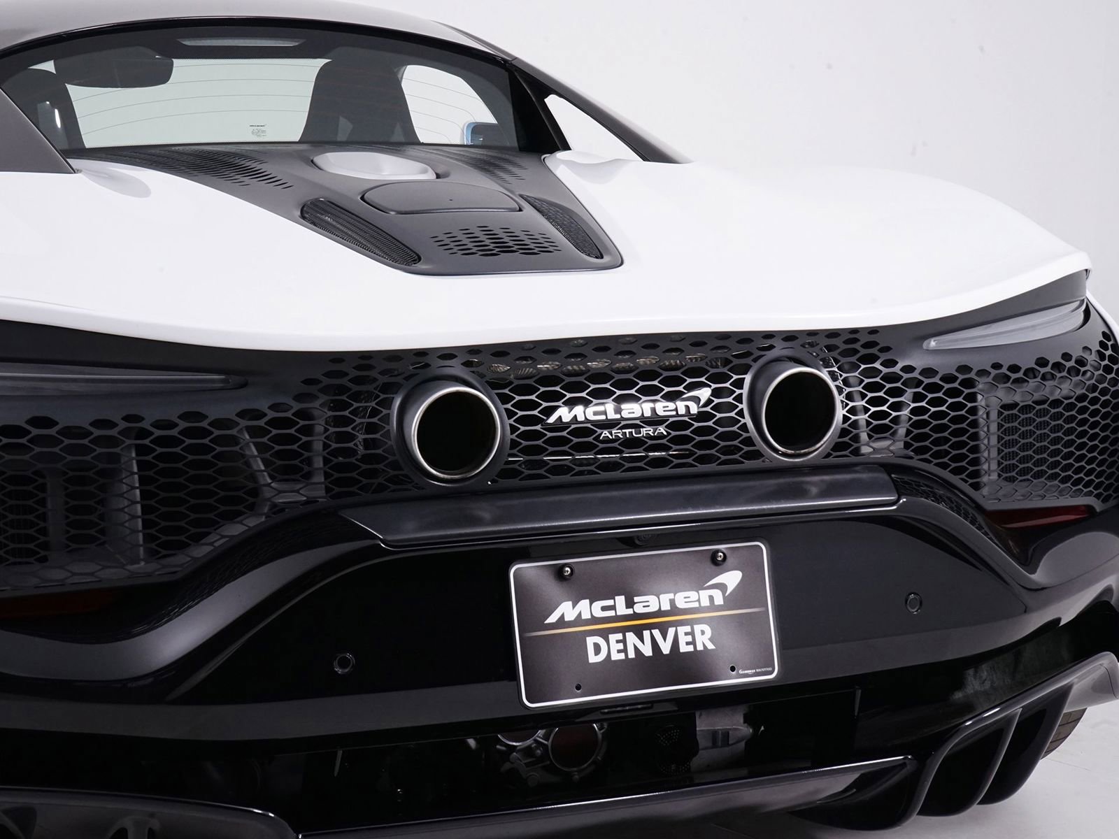 Used 2023 McLaren Artura image 20