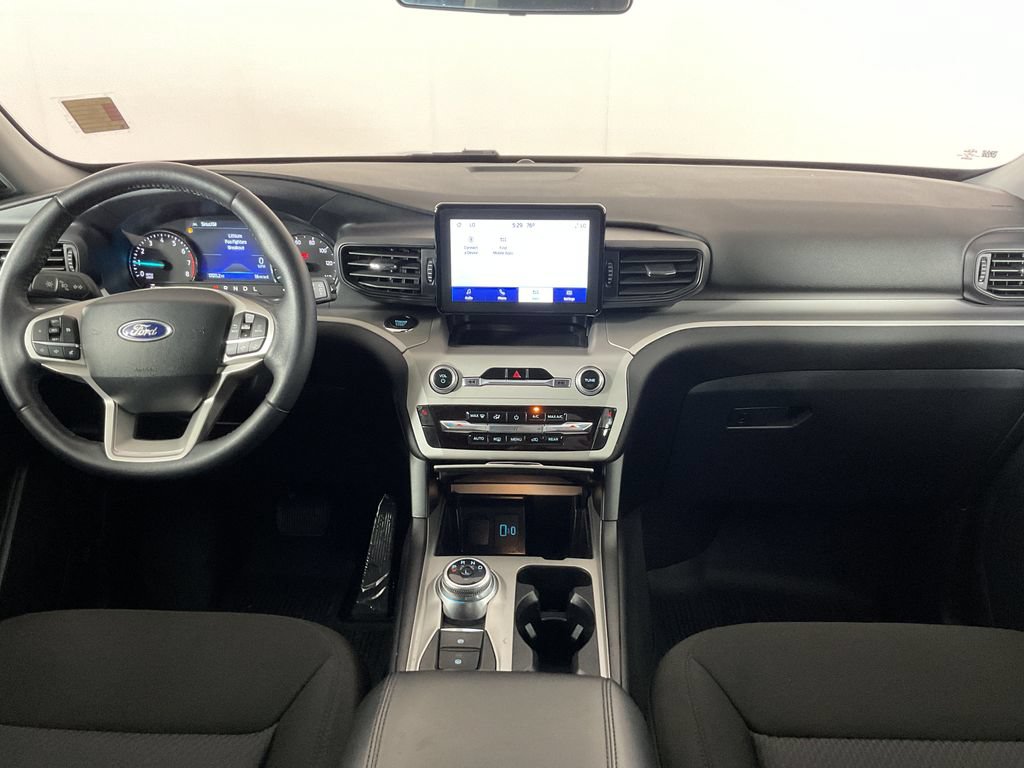 Used 2023 Ford Explorer XLT AWD/4WD image 15
