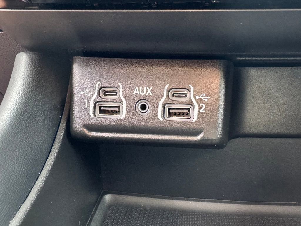 Used 2024 Dodge Durango SXT image 23