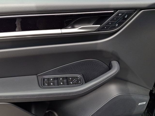 New 2026 Porsche Macan 4 Electric AWD/4WD image 14