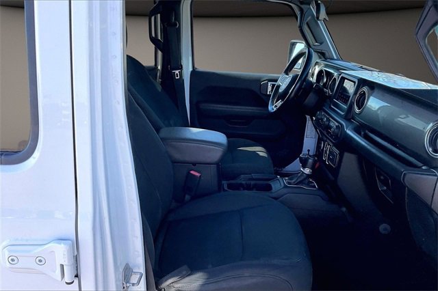 Used 2020 Jeep Wrangler Unlimited Sahara image 7