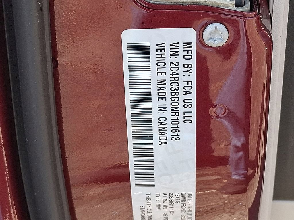 Used 2022 Chrysler Pacifica Touring-L w/ Uconnect Theater Family Group image 27