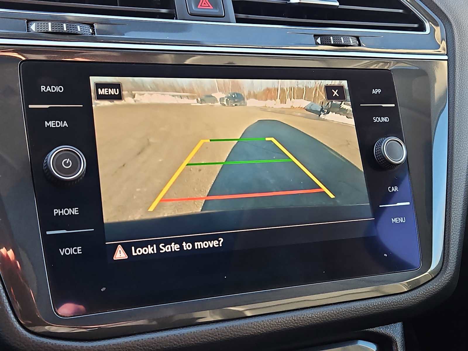 Used 2019 Volkswagen Tiguan SE w/ Panoramic Sunroof Package AWD/4WD image 15