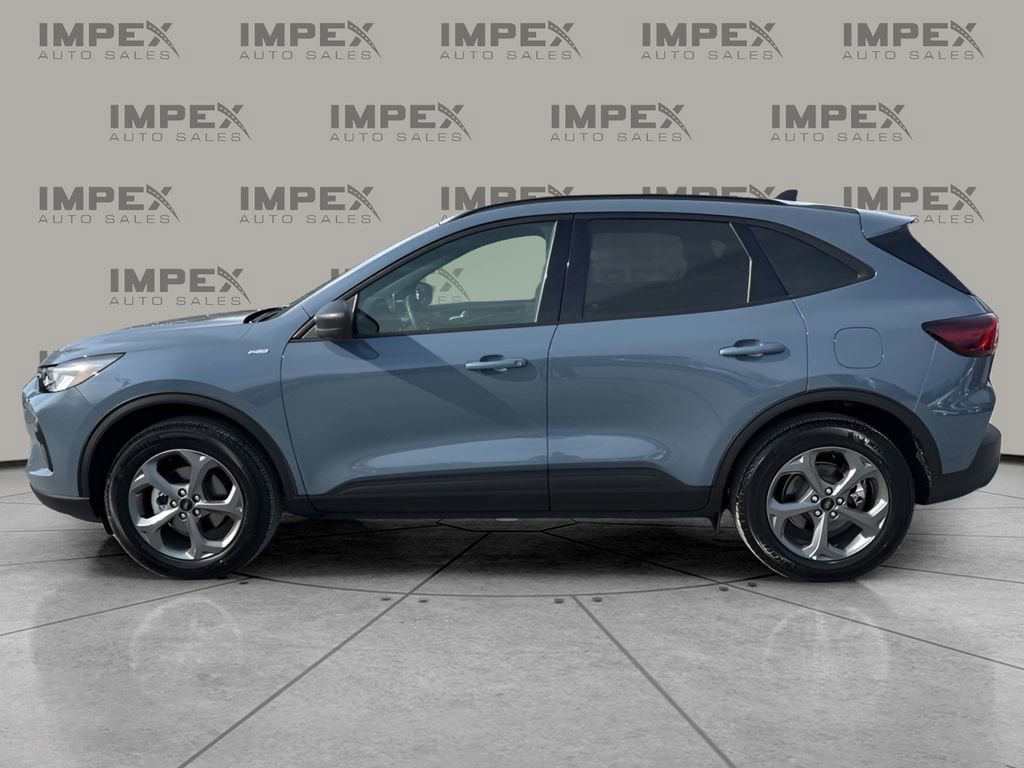 Used 2025 Ford Escape ST-Line AWD/4WD image 2