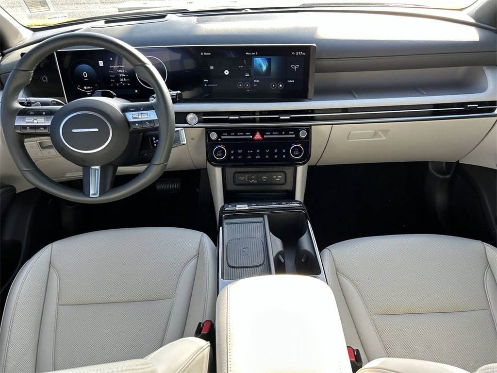 Used 2025 Hyundai Tucson Limited image 2