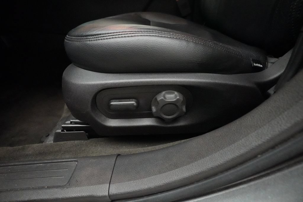 Used 2018 Ford Taurus SEL FWD image 30