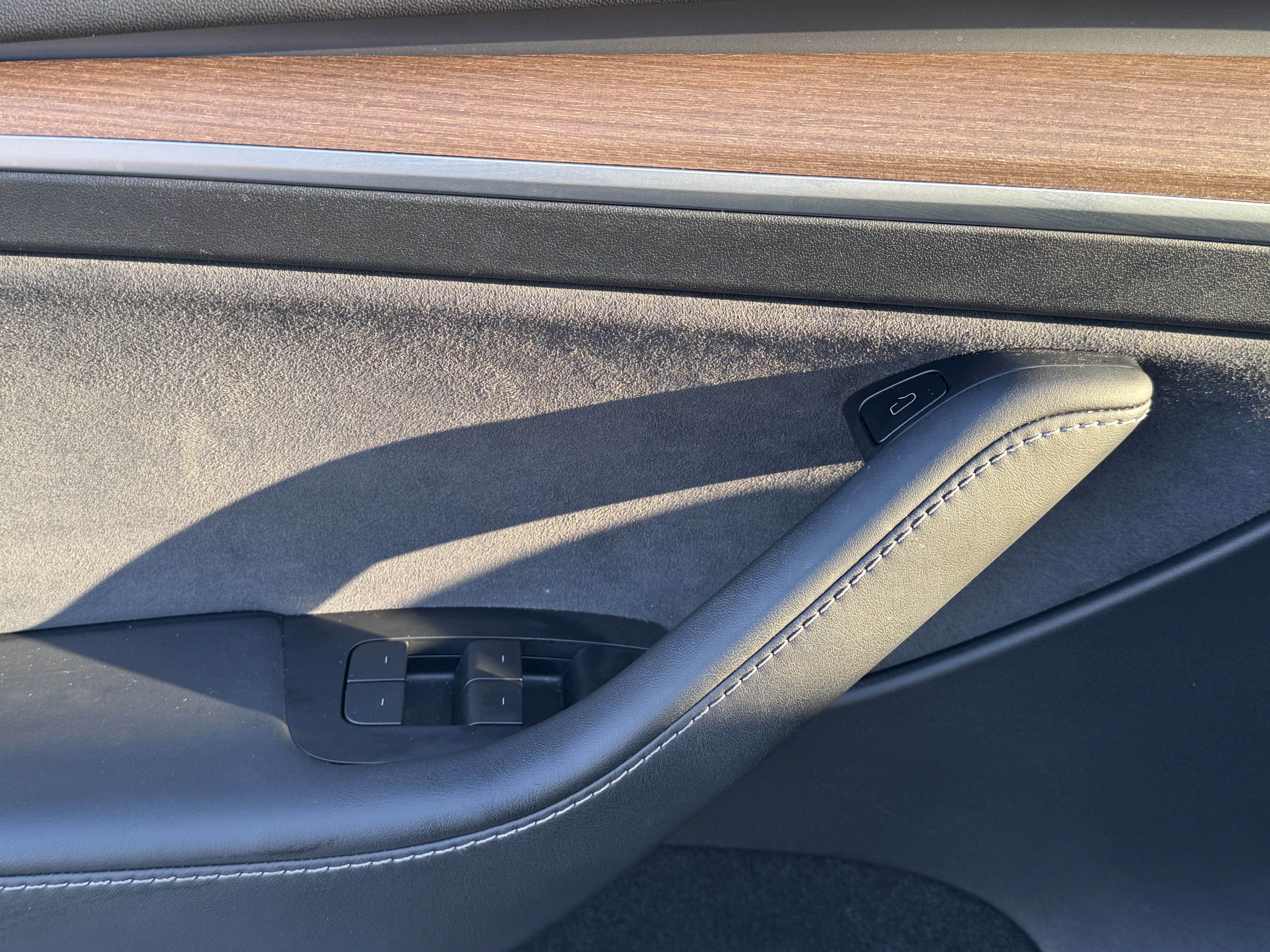 Used 2023 Tesla Model Y Long Range AWD/4WD image 13