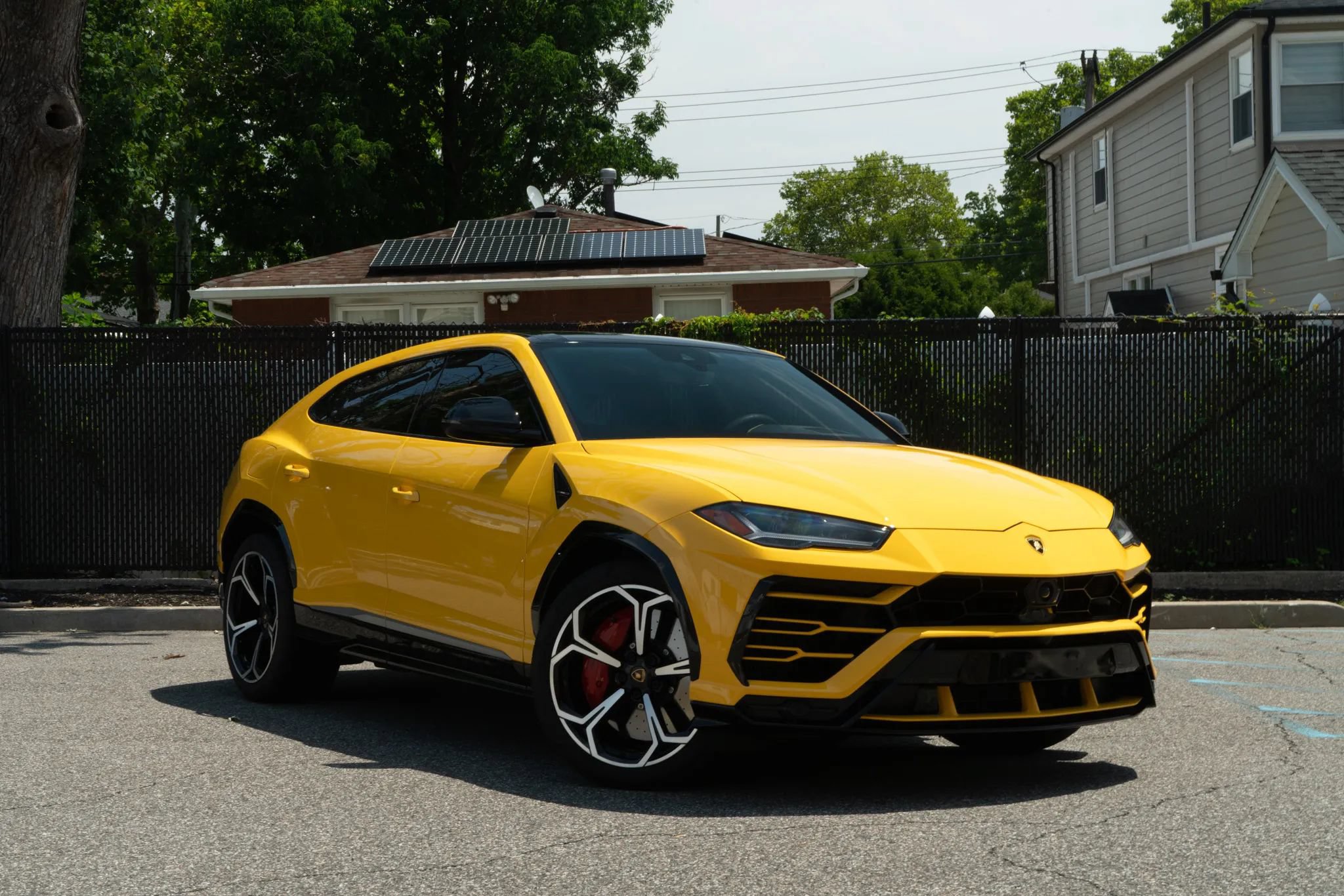 Used 2021 Lamborghini Urus AWD/4WD image 2