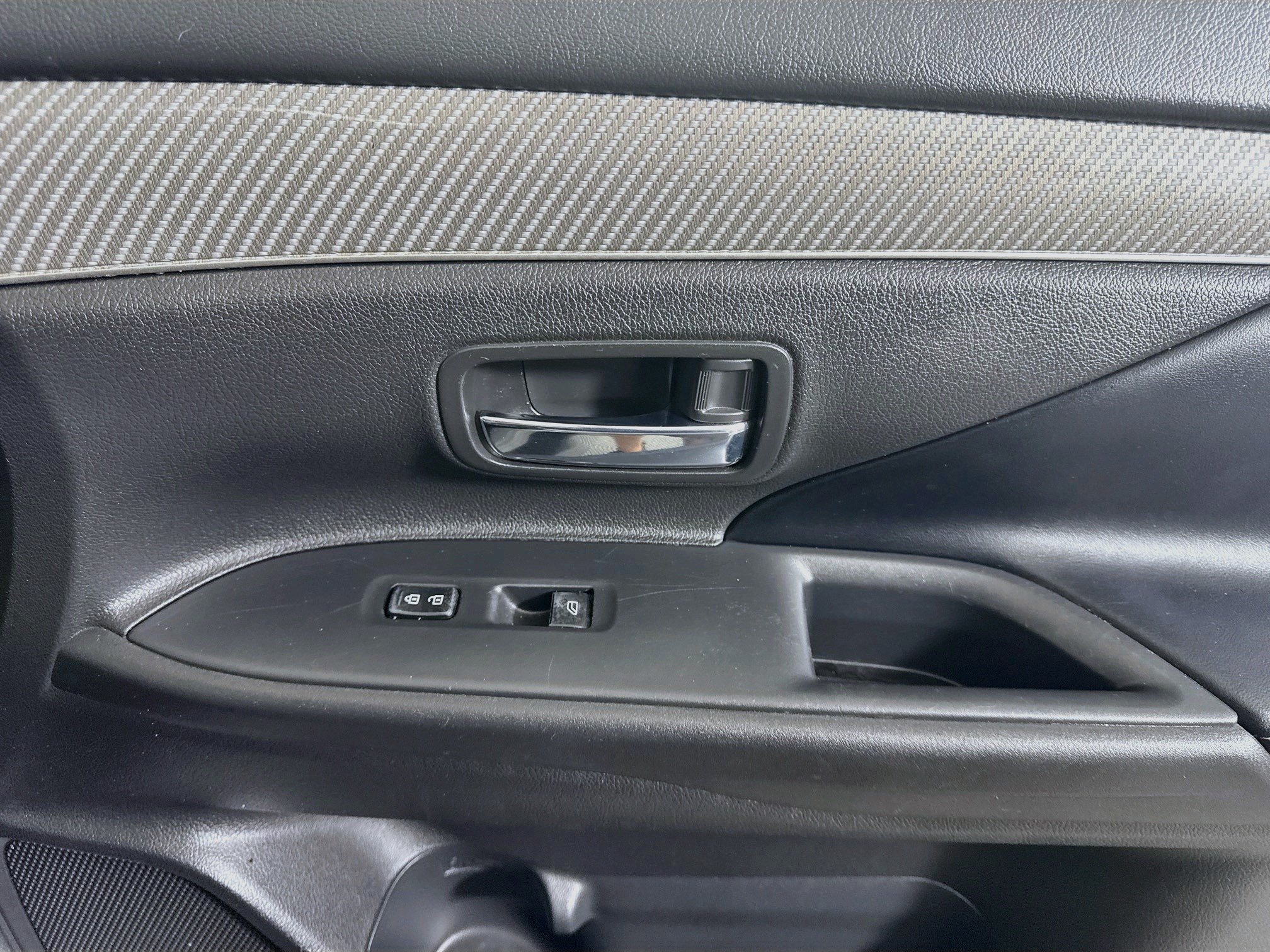 Used 2020 Mitsubishi Outlander LE FWD image 31