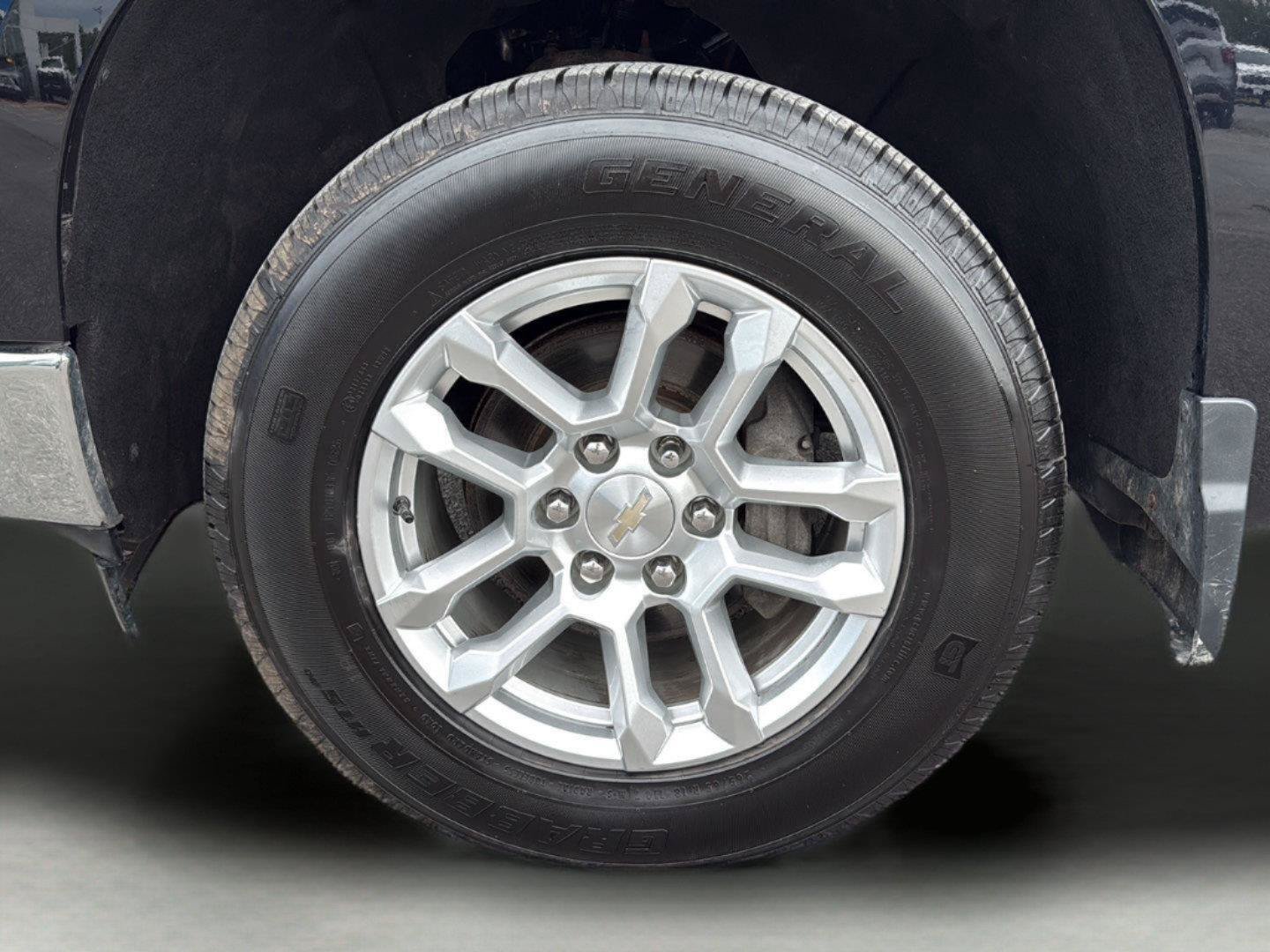 Used 2023 Chevrolet Silverado 1500 LT AWD/4WD image 26