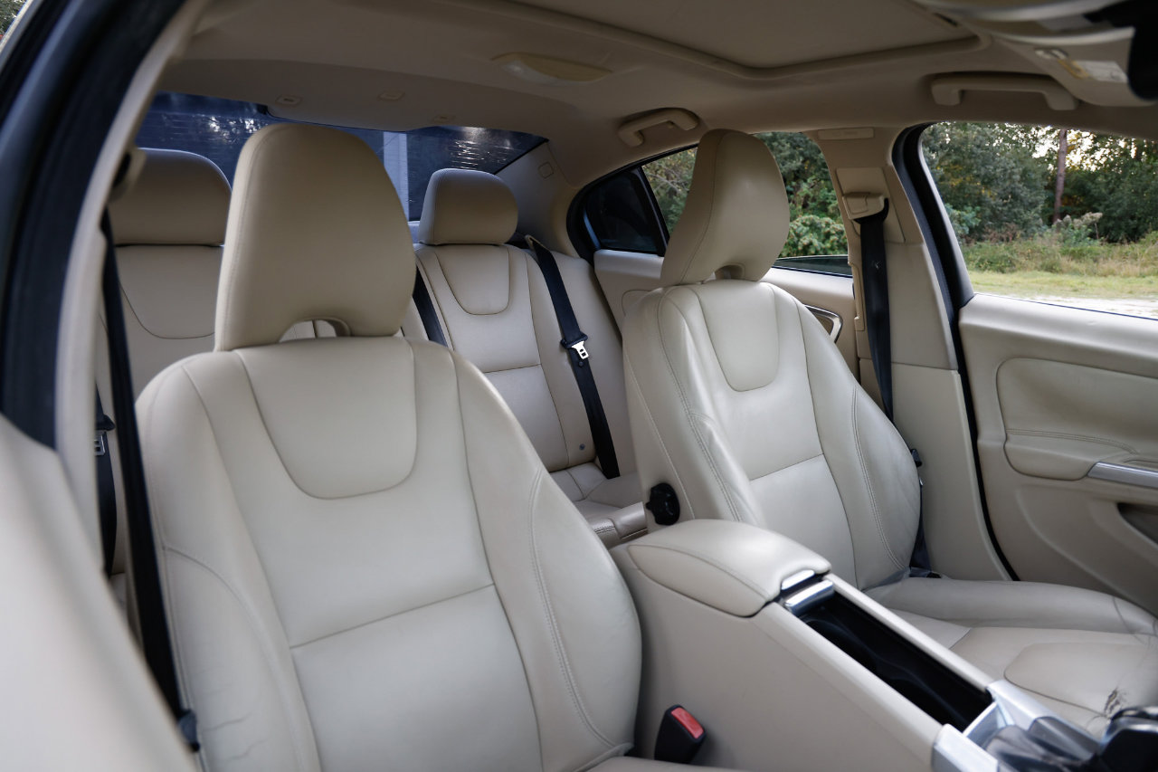 Used 2015 Volvo S60 T5 Platinum image 16