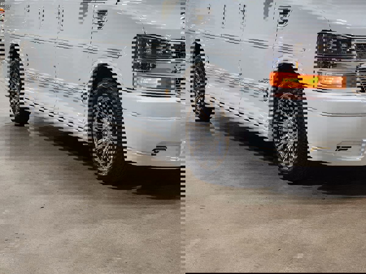 Used 2015 Chevrolet Express 2500 image 15