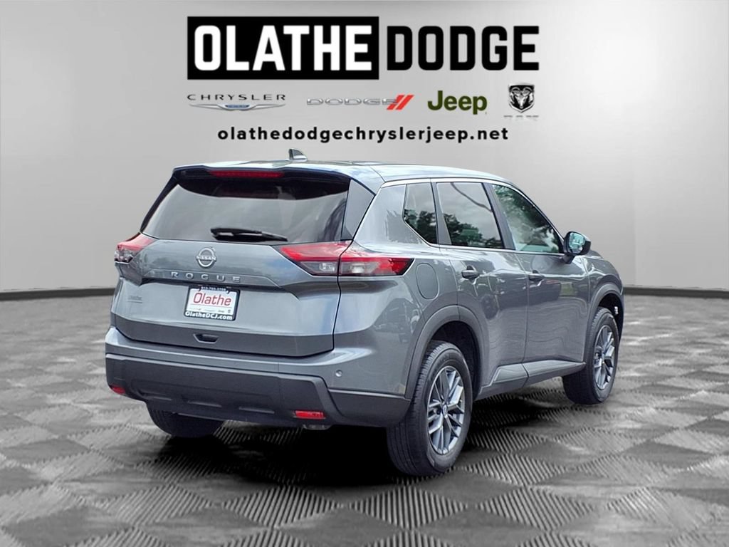 Used 2024 Nissan Rogue S FWD image 26