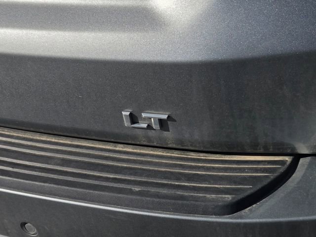 Used 2025 Chevrolet Suburban LT image 7