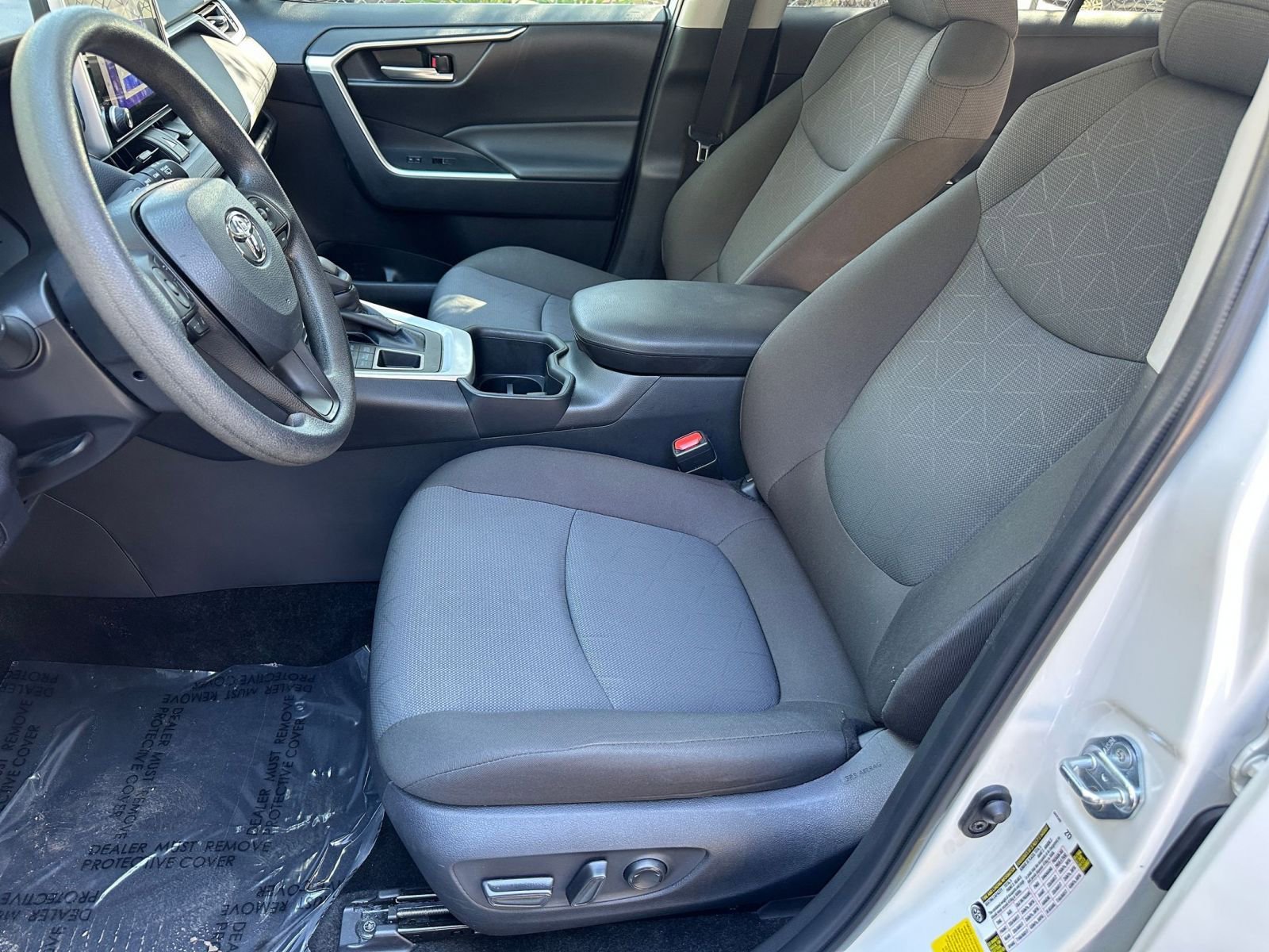 Used 2025 Toyota RAV4 XLE image 21