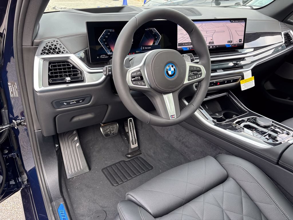 New 2026 BMW X5 xDrive50e w/ M Sport Package AWD/4WD image 14