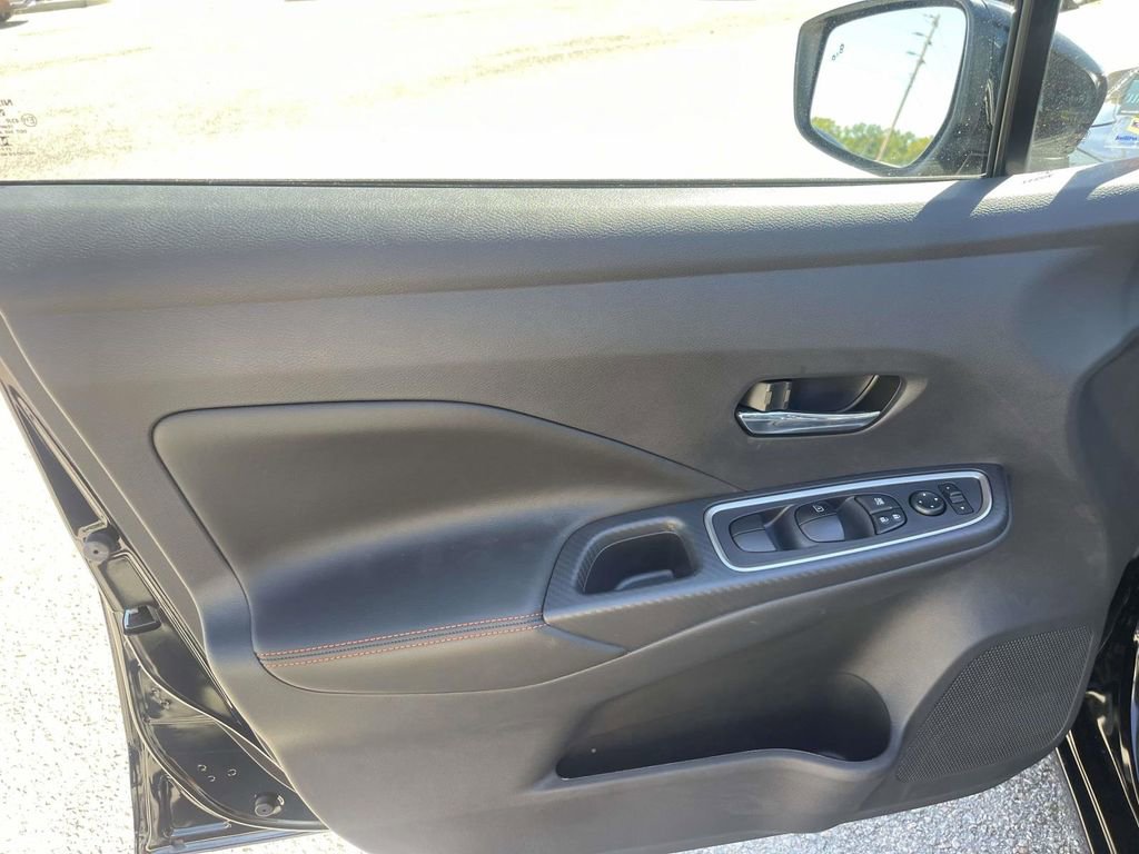 New 2025 Nissan Versa SR w/ Trunk Package image 18