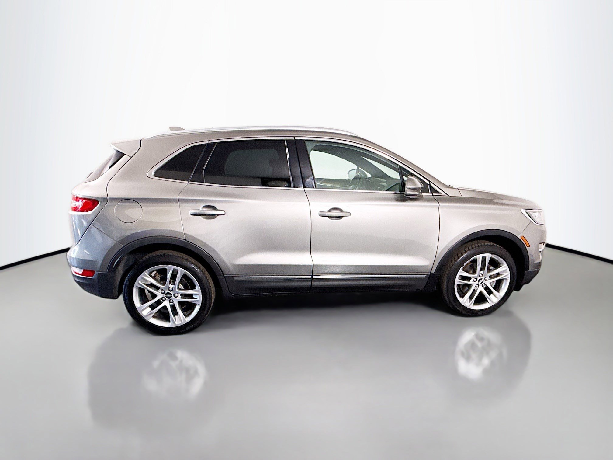 Used 2017 Lincoln MKC Reserve w/ Lincoln MKC Climate Package image 11