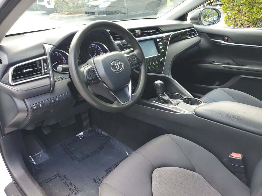 Used 2018 Toyota Camry LE FWD image 22