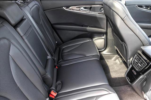 Used 2022 Lincoln Nautilus Reserve w/ Luxury Package AWD/4WD image 27