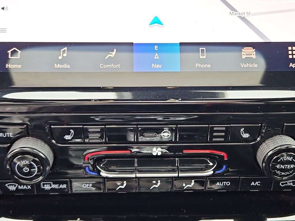 Used 2024 Jeep Grand Cherokee Limited 4xe image 19