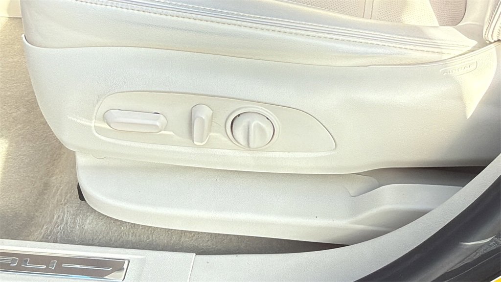 Used 2021 GMC Acadia Denali w/ Denali Technology Package image 19