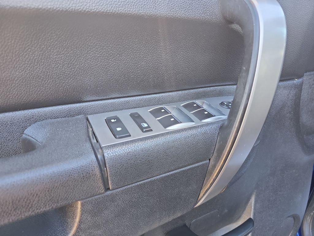 Used 2014 Chevrolet Silverado 2500 LT w/ Interior Plus Package image 12