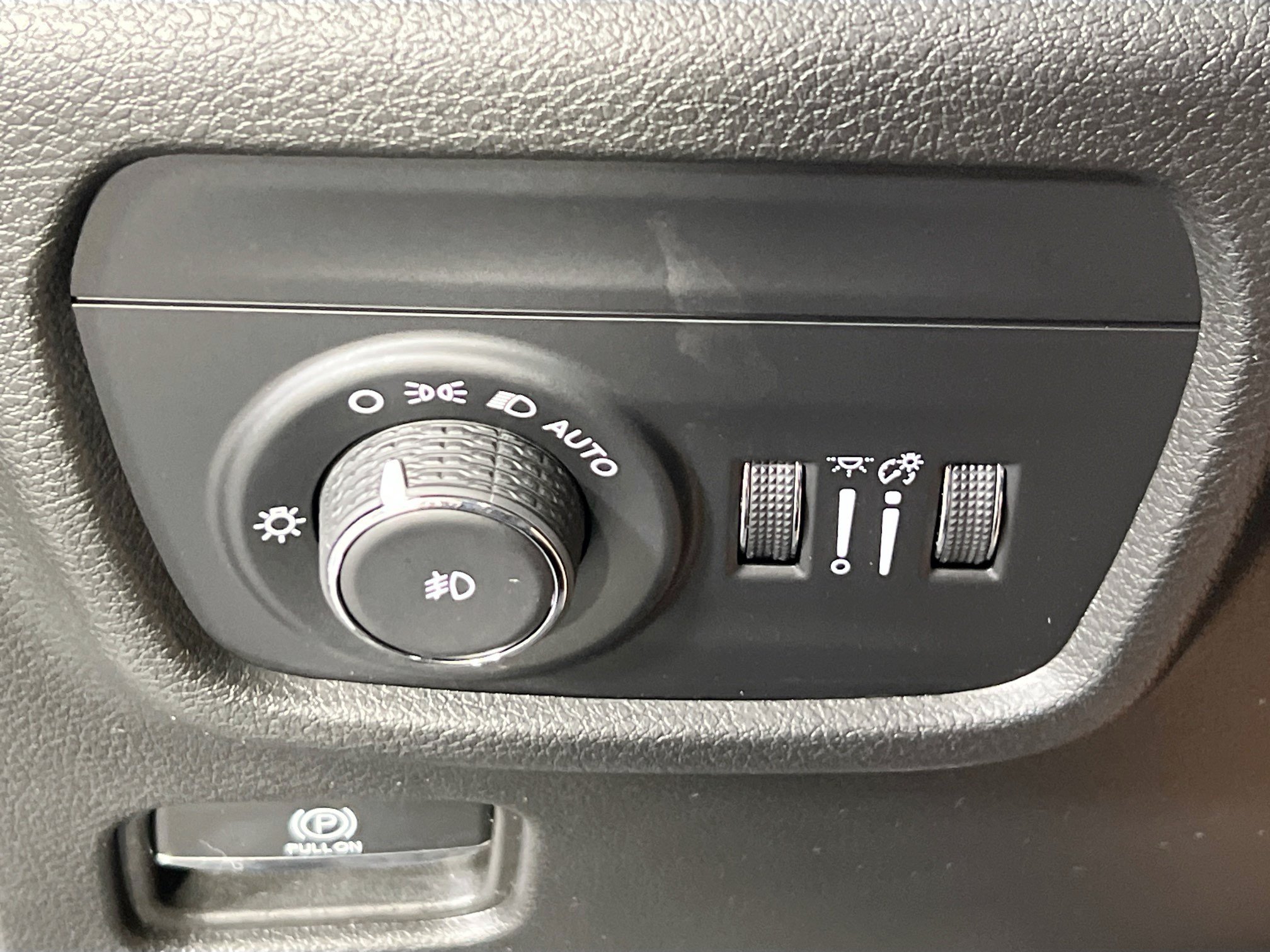 Used 2023 Jeep Grand Cherokee L Limited AWD/4WD image 10