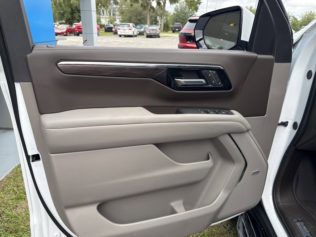 New 2026 Chevrolet Suburban LT w/ Comfort Package image 12