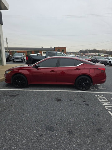 Used 2021 Nissan Altima 2.5 SR w/ SR Premium Package image 7