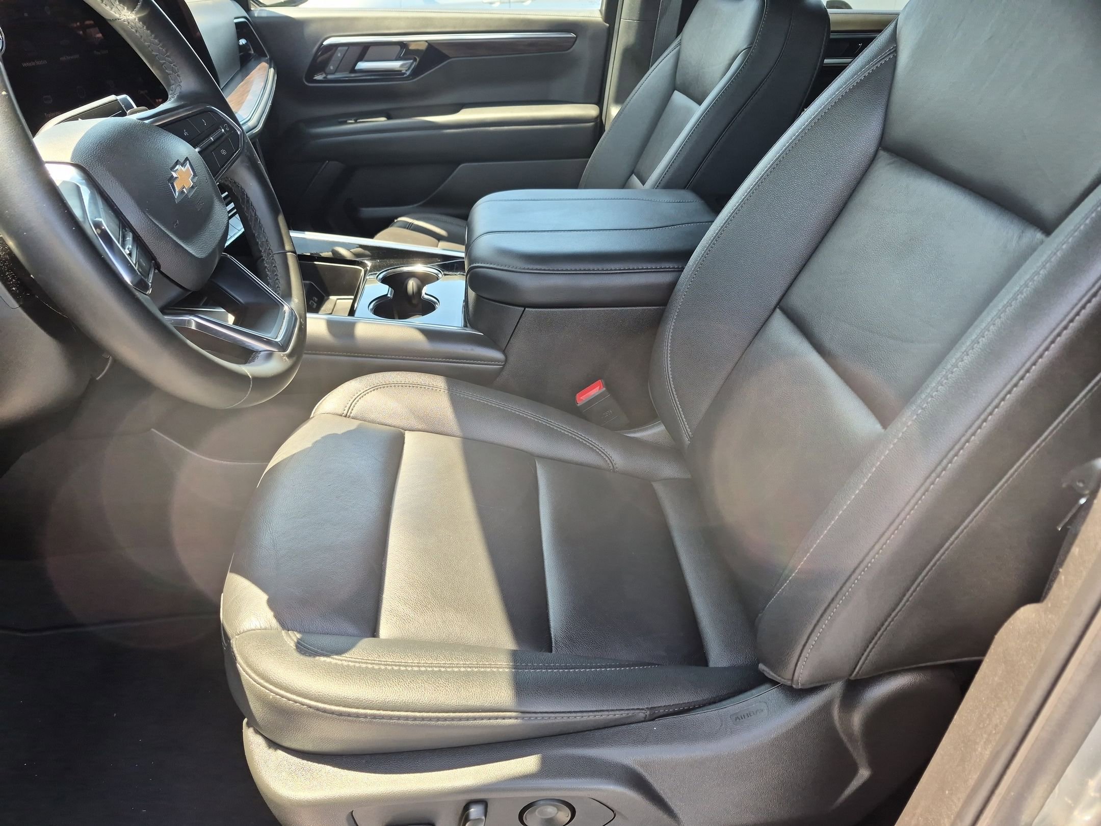 Used 2025 Chevrolet Tahoe LT AWD/4WD image 15