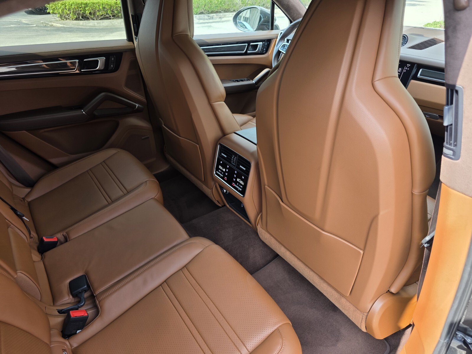 Used 2023 Porsche Cayenne GTS AWD/4WD image 28
