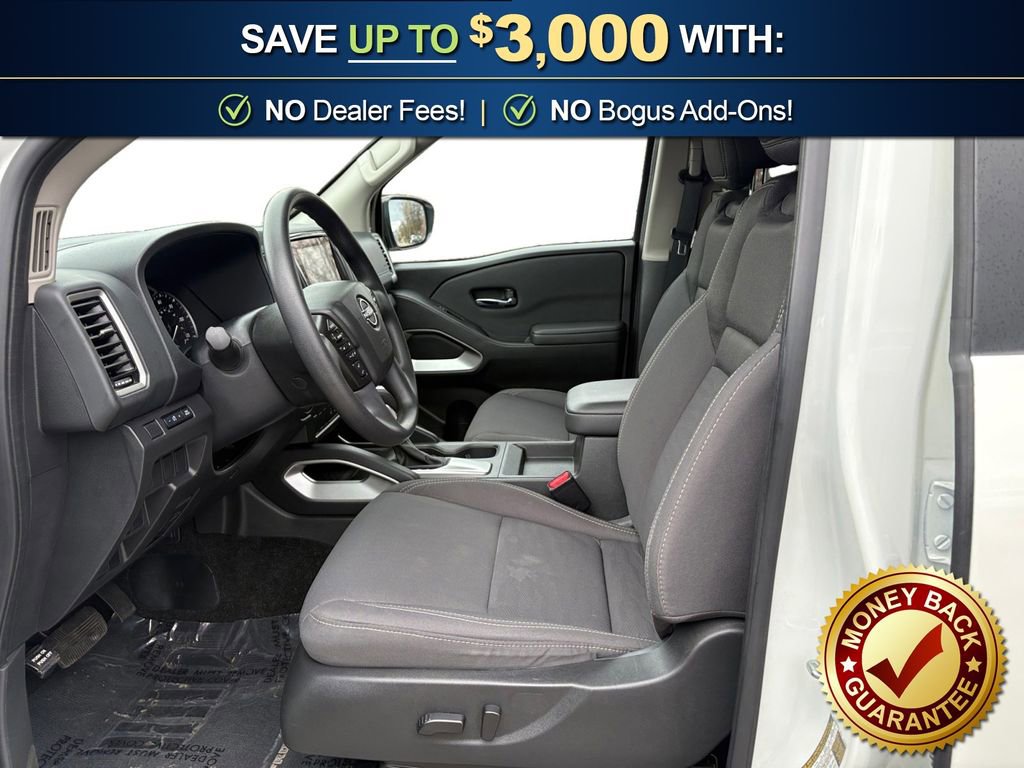 Used 2024 Nissan Frontier SV image 14