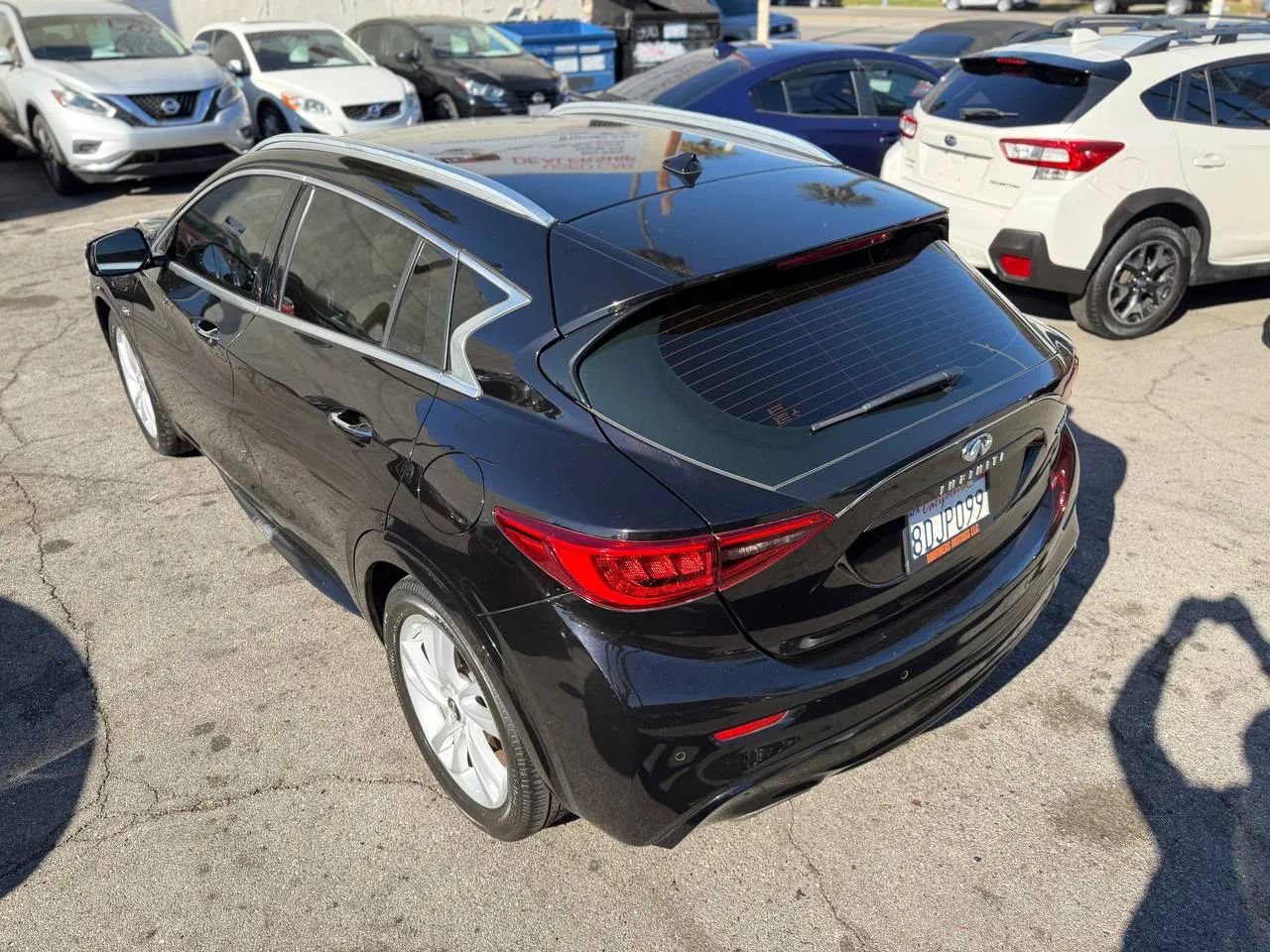 Used 2018 INFINITI QX30 Premium w/ Navigation Package image 16