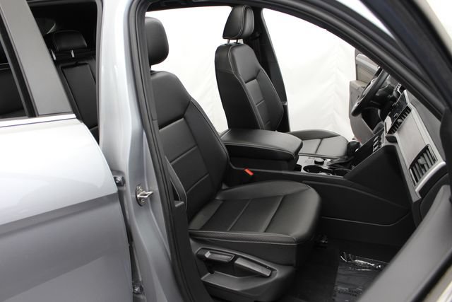 Used 2023 Volkswagen Atlas Cross Sport SE w/ Panoramic Sunroof Package AWD/4WD image 21