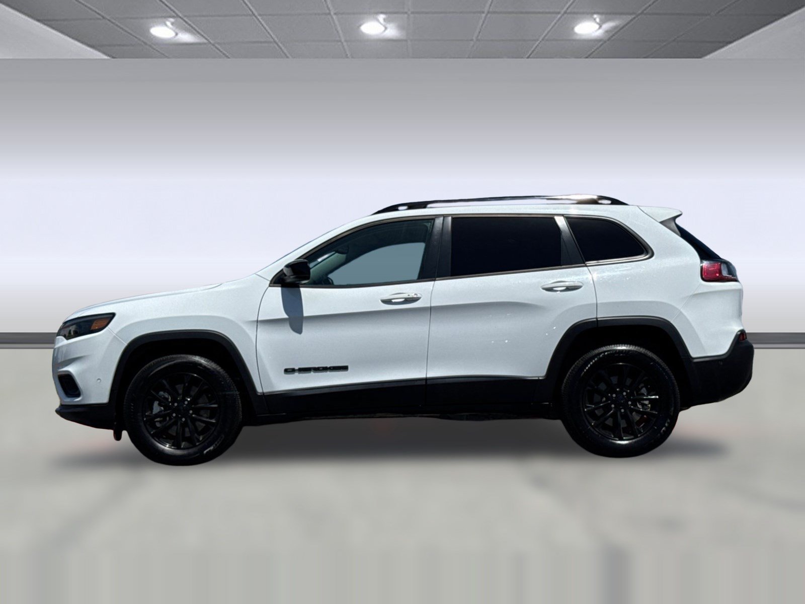 Used 2023 Jeep Cherokee Altitude Lux AWD/4WD image 2