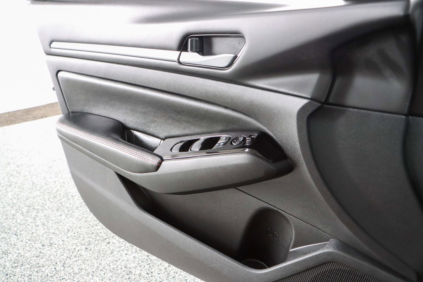 Used 2024 Nissan Altima 2.5 SR image 21