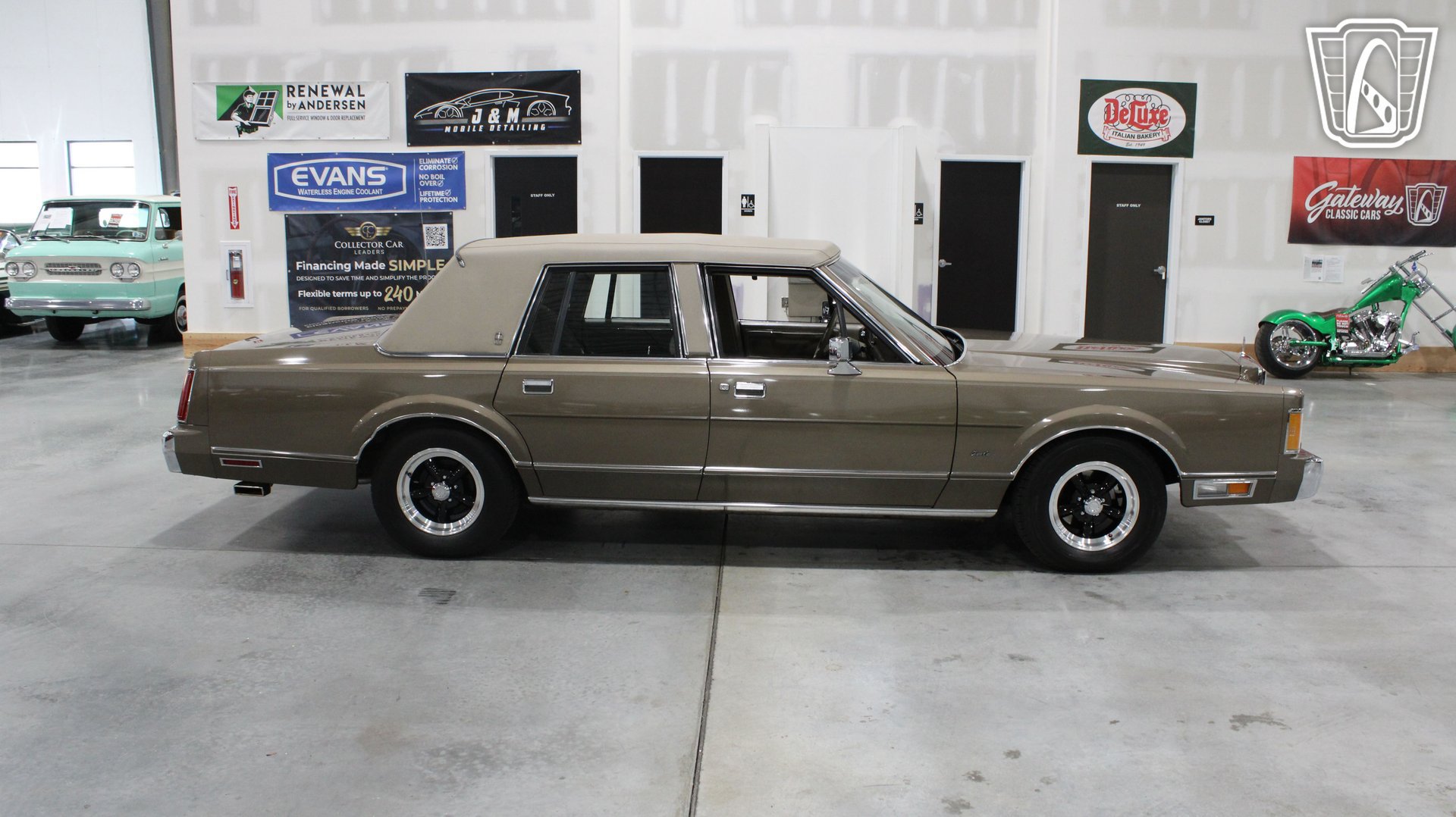 Used 1989 Lincoln Town Car RWD image 17