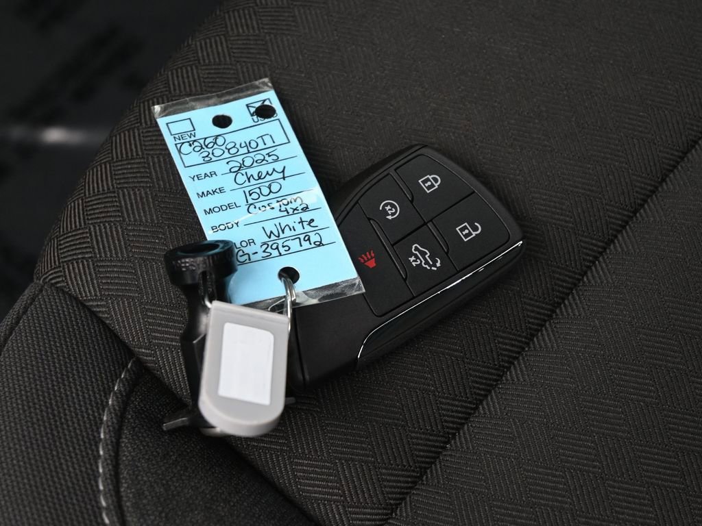 Used 2025 Chevrolet Silverado 1500 Custom image 18