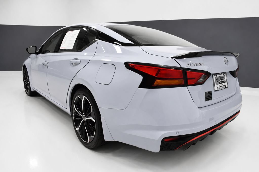 Certified 2024 Nissan Altima 2.5 SR FWD image 3